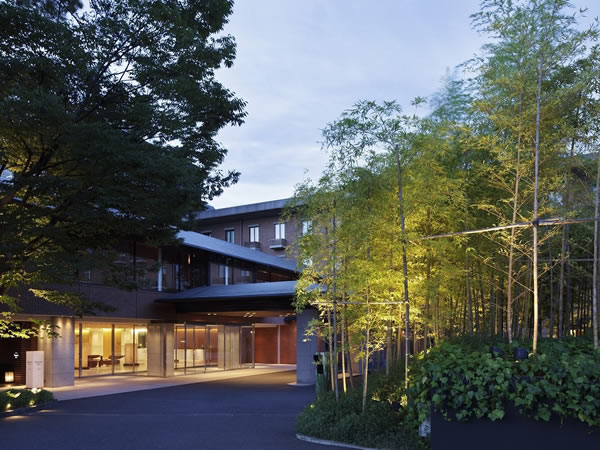 【ハイアットリージェンシー京都】東山に佇むラグジュアリーホテル、オモテもウラもご案内 ～刺激的な空間デザインから甘～いお菓子専門キッチンまで、ホテルランチ付き～