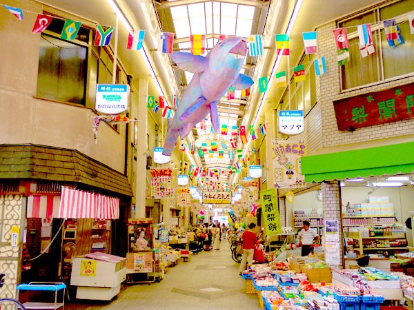 【出町】都の北のターミナル、出町商店街！京の味を食べ歩き ～さば寿司、揚げたてコロッケ…つまみ食いCコース～