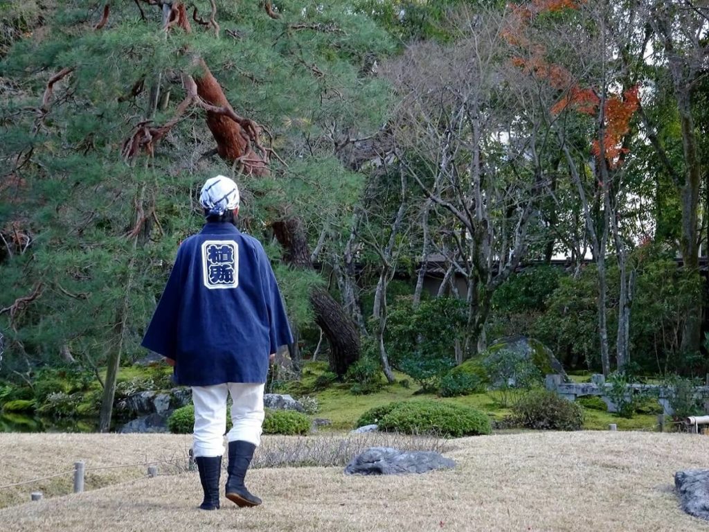 職人さんのしびれる背中シリーズ１