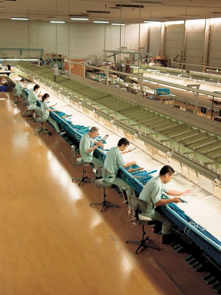 【川島織物】美と技の最高峰、皇室御用達・川島織物本社工場へ ～圧巻の織の世界！織物文化館から手織工場まで～