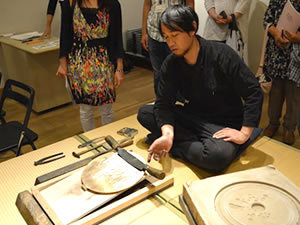 【京職人】八田館長と伝統工芸ウォッチング！職人の技にシビれる ～京焼、京菓子、京七宝…74種の工芸品が一堂に会する～