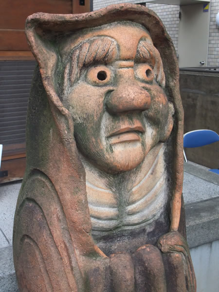 【中京】京都まちなか隠れ珍スポット10連発☆碁盤の目ジグザグ探検ツアー ～京都のへそ！？ダルマ尽くし、歩道で碁打ち、蛇口を捻れば名水が～