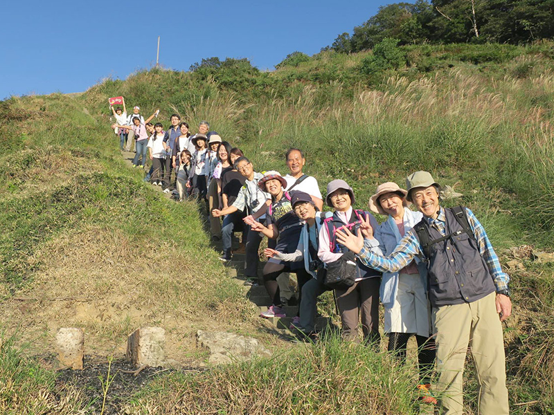 お天気も最高！大文字山ではいポーズ