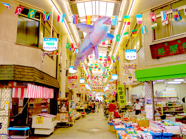 【出町】都の北のターミナル、出町商店街！京の味を食べ歩き ～京鶏の唐揚げ、ロールケーキ…つまみ食いBコース～
