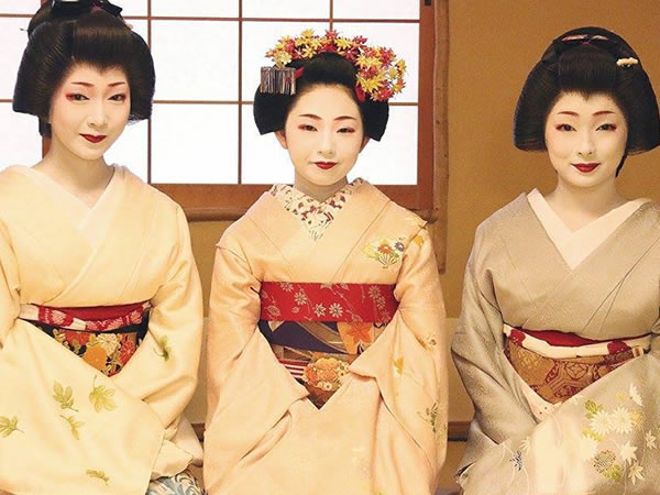 【宮川町】芸妓さん舞妓さんとお座敷遊び入門～花街の達人のレクチャー付き～