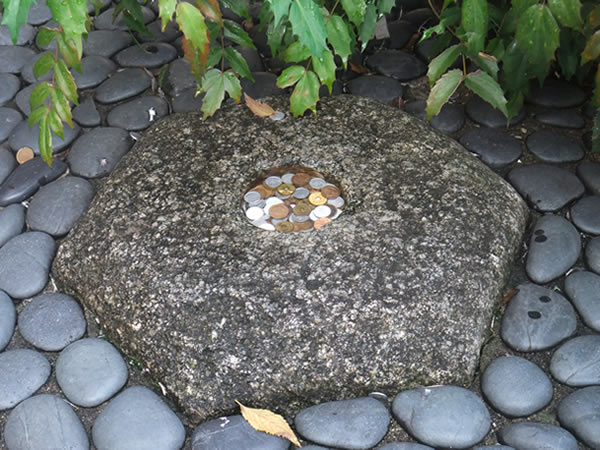 【中京】京都まちなか隠れ珍スポット10連発☆碁盤の目ジグザグ探検ツアー～京都のへそ！？ダルマ尽くし、歩道で碁打ち、蛇口を捻れば名水が～