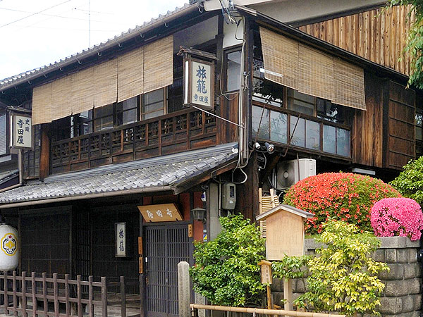 【寺田屋事件】事件当日！幕末の伏見、坂本龍馬の逃走ルートを追え～奉行所襲撃、絶体絶命！家屋を蹴破り路地を抜け、船で薩摩藩邸へ～