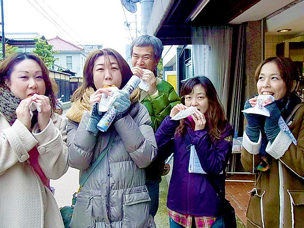 【嵐山商店街】名物副会長・石川さんと、嵐山商店街おもしろ名店珍道中～美人杜氏に月橋渡くん、個性派揃いでおもてなし！名物食べ呑み付き～