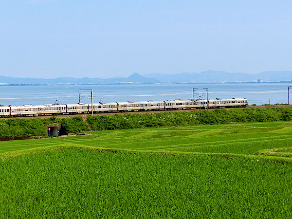 【びわ湖一周】湖国の車窓から、大回り乗車で夢のびわ湖一周・ゆるり電車旅 ～白砂青松の湖岸、風車が回るホーム、川をくぐって、びわ湖北端の秘境駅まで～
