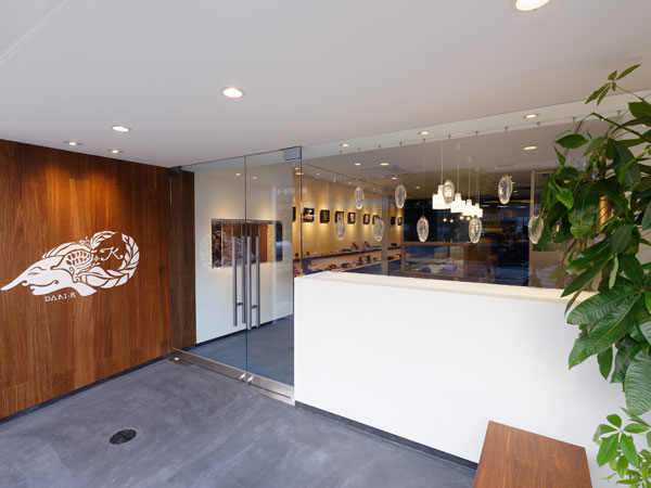 【Dari-K】カカオ豆焙煎からチョコレート手作り体験、極上マリアージュを堪能～「サロン・デュ・ショコラ」ブロンズ賞受賞、カカオを通じて世界を変える～