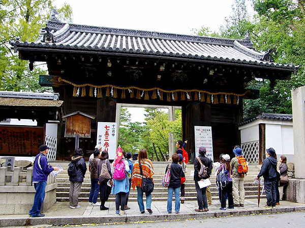 【伏見指月城】タモリさんを案内したガイドと、幻の伏見指月城をめぐる ～秀吉は土木マニア！？伏見“最強の首都”構想、驚異の巨大人工地形～