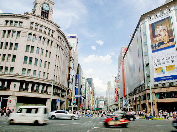 【銀座】都市史学者・岡本先生と路地裏めぐり、銀座に潜む江戸明治の都市構造～銀座の周りは海だった！？ビルの隙間にお稲荷さん！煉瓦街が生んだ路地空間へ～