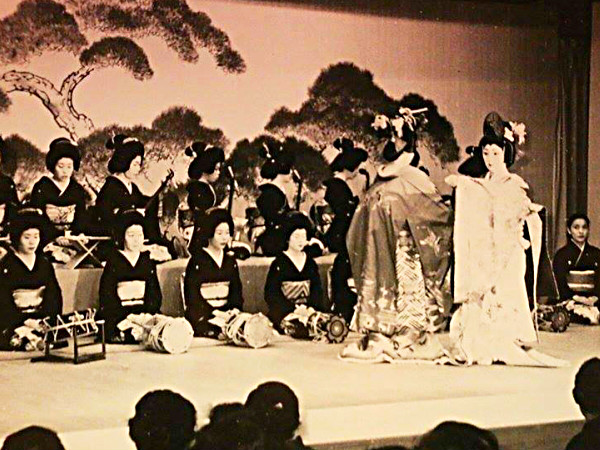 【五条楽園】お茶屋のボンといく新地、艶やかな遊郭の残り香～新地の思い出をたどって、元お茶屋見学付き～