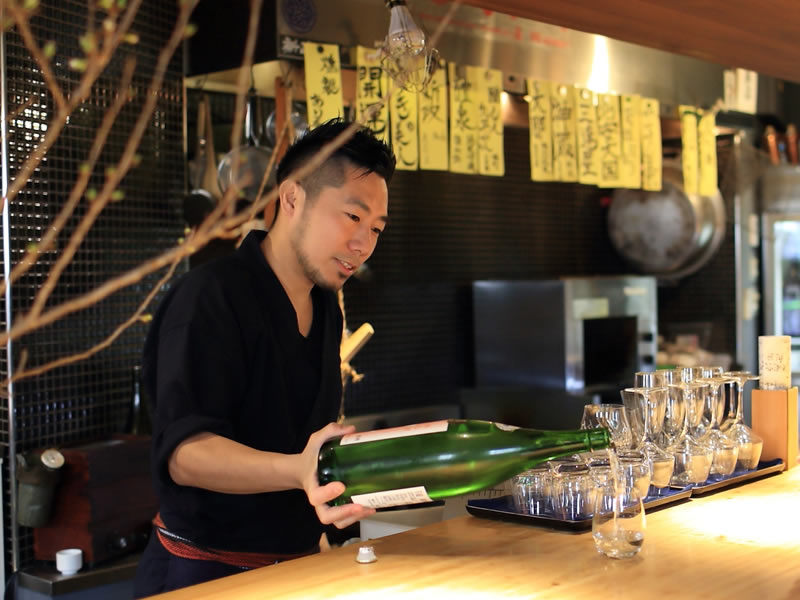 【昼酒はしご】呑んべえライターと馴染みの酒場巡り、北白川で昼から3軒はしご酒～旨さ引き立つ酒肴！ビア＆アテ3種、地酒＆自慢の珍味、ワイン＆ベトナムフレンチ～