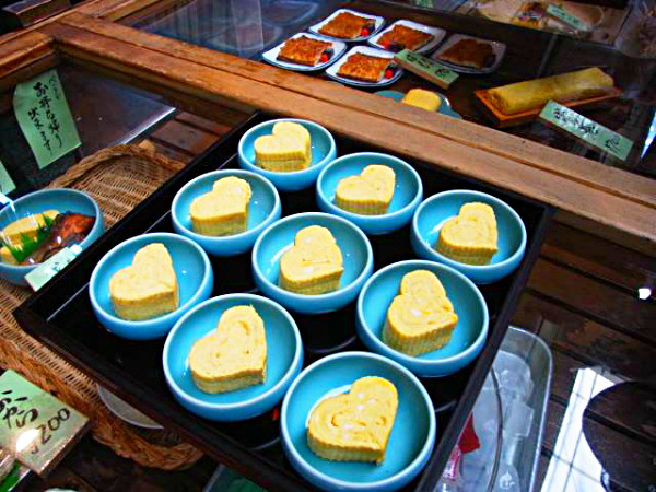 【三条会】商店街の名物会長・上田さんと、三条会商店街つまみ食べ歩き ～新選組も食べた出汁巻き！？日本一のアーケード、名店めぐり～