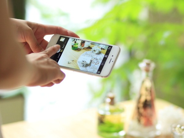 【カメラ】スマホで可愛いを撮ろう☆松村シナのあじき路地写真教室～花・人・小物、素敵に撮るそれぞれのコツ！フォトグラファーと撮影さんぽ～