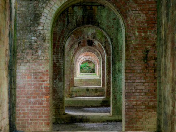 【煉瓦】れんが博士と辿る琵琶湖疏水☆煉瓦の見方、表情、いちいち楽しむ～積み方ひとつで自由自在！煉瓦1000万枚を駆使した、建築・トンネル・水路まで～