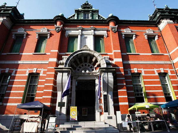 【三条通】建築探偵といく！近代建築・王道の魅力を余すところなく堪能せよ～世紀末ロンドンが香る赤煉瓦、アールデコ…モダン京都のメインストリートへ～