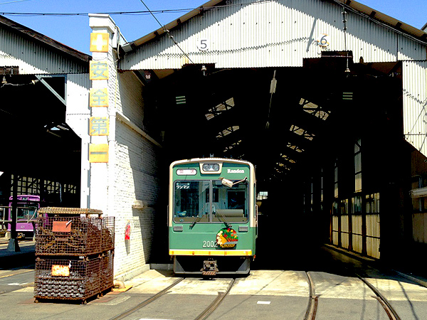 【嵐電】京福電鉄の名物部長といく！嵐電ぶらり途中下車の旅～あゝ懐かしの踏切、極狭の安全地帯、京都唯一の路面電車に乗って～