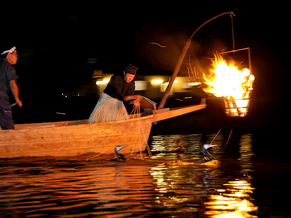 【嵐山鵜飼】嵐山通船前社長と王朝風雅な舟遊び、嵐山鵜飼オモテもウラもご案内～屋形船を貸し切って☆鵜小屋から船倉庫まで、バックヤードも拝見～