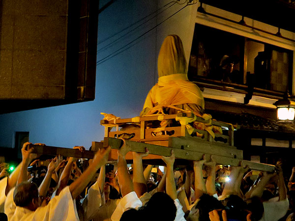 【祇園祭】祇園祭をとことん楽しむ！裏技＆マニアックな見どころ徹底レクチャー～暴れる観音さま、圧巻の提灯落とし、「山」の裏に注意、辻回しはココで見ろ～