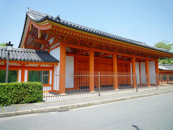 【東山】考古学者とめぐる、愛憎渦巻く法住寺殿・平家物語の世界へ～法皇と愛した女性が眠る、東山の麓に誕生した広大な離宮～