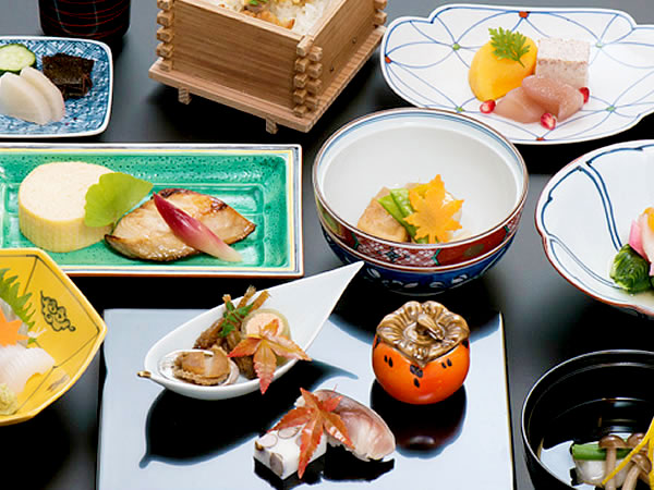 【萬重】西陣の旦那衆が愛する「萬重」、若主人と奥深き料亭の世界へ～各部屋のしつらえ・調度品を拝見、京料理・美と技と心に迫る～