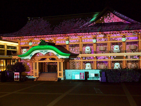 【岡崎ときあかり】設営現場に潜入！光の祭典プロジェクションマッピングの裏側へ～夜の美術館が夢幻に変化する！仕掛け人と巡る、本番前日のリハーサル～