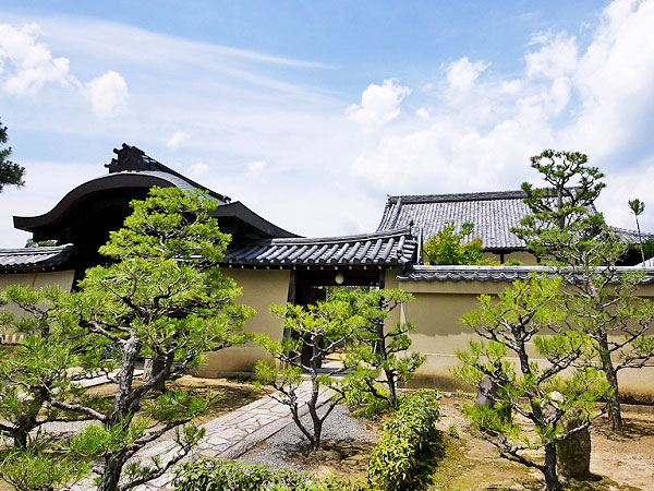 【大徳寺総見院】信長の死を巡る思惑…！通常非公開の菩提寺総見院へ～神となった信長、瓜二つの木像を拝見、建勲神社から流転の織田稲荷まで～
