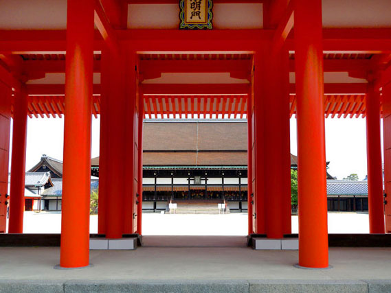 【御所】歴代天皇が住まわれた「御所」、宮廷文化の粋をめぐる～紫宸殿から清涼殿、御池庭…静謐な王朝絵巻の世界へ～