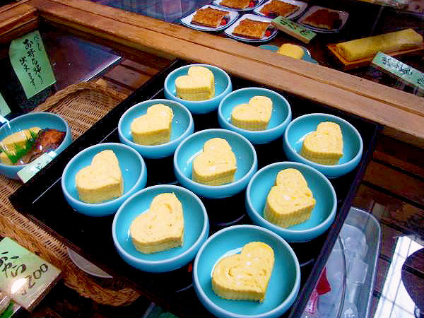 【三条会商店街】名物会長・上田さんといく、京の味をまんぷく食べ歩き～新選組も食べた出汁巻き！？胡麻クレープ、DariK…伝説の角煮まで～