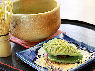 【大原野】春日乃茶屋名物よもぎ団子☆よもぎ畑で収穫、作って、そして食べる！～麻の葉模様の可愛い郷土菓子、大原野神社からよもぎ茶会まで～