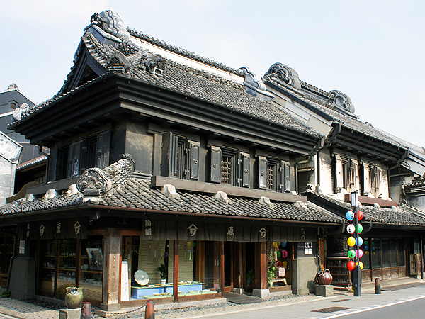 【川越】圧倒的な蔵造り商家が立ち並ぶ！蔵の町・建築の楽しみ方レクチャー～江戸町家からモダンな銀行建築まで、明治東京の町並みがここにある～