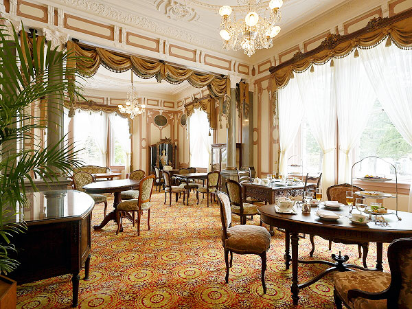 【長楽館】贅を極めた迎賓館へ、本格アフタヌーンティーと「御成の間」特別拝見～元勲たちが愛した「西の鹿鳴館」、オーナーが案内する長楽館のクリスマス～