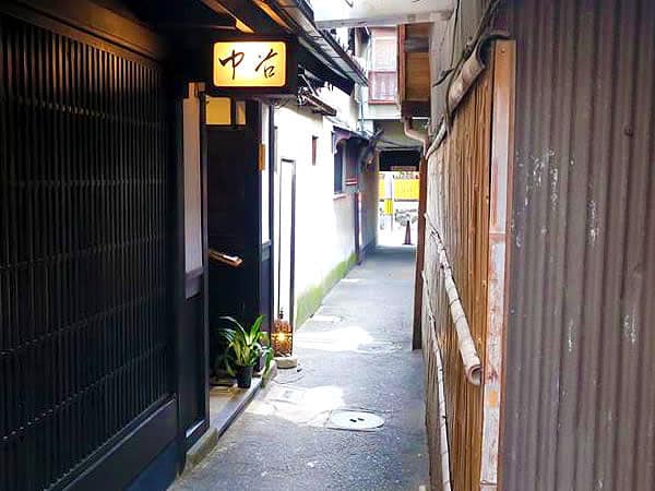 祇園町】タモリさんを案内したガイドと、日本一の花街・祇園町へ