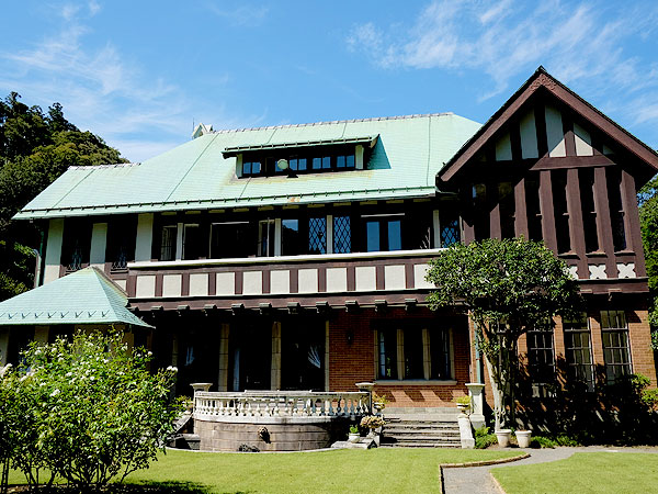 【鎌倉】地元ライターと瀟洒なモダン建築めぐり、上流階級の邸宅地を訪ねて～谷戸にたたずむ大豪邸、侯爵のフランス式庭園、禅寺境内の隠れ洋館まで～