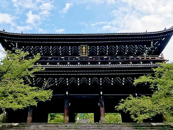 【知恩院】本山僧侶と特別拝観！非公開の大方丈、経蔵、大鐘楼へ～狩野派絵画が荘厳する洛中随一の名書院、浄土宗総本山の大伽藍めぐり～