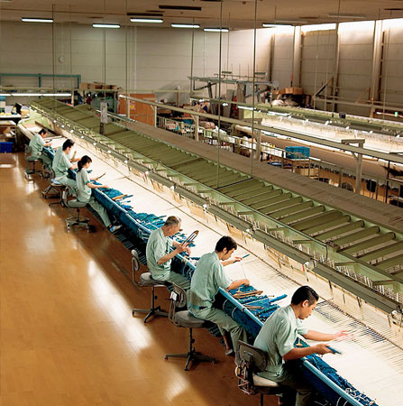 【川島織物】美と技の最高峰、皇室御用達・川島織物本社工場へ～圧巻の織の世界！織物文化館から手織工場まで～