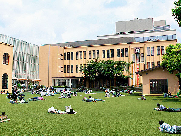 【京都国際マンガミュージアム】お宝拝見☆マンガ司書がオモテもウラもご案内～日本最大！30万点の地下収蔵庫、激動のマンガ史、マンガ制作の現場まで～