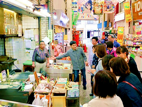 【出町】都の北のターミナル、出町商店街！京の味を食べ歩き～秘伝の焼き豚、蜜漬け大納言羊かん…つまみ食いAコース～