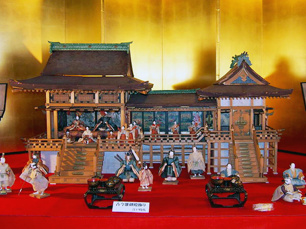 【五個荘】近江商人のお屋敷めぐり、受け継がれた家宝の雛人形を拝見～白壁が続く豪商たちの里、宮中を再現した御殿雛から雛匠の清湖雛まで～