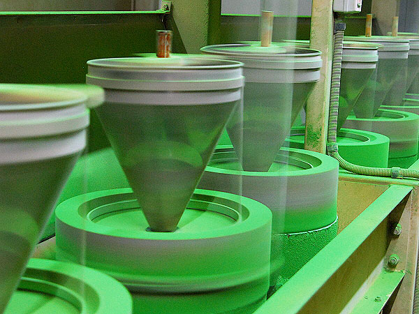 【堀井七茗園】天下一のお茶どころ！六代目当主と、茶園・抹茶工場・縣神社茶室へ～唯一残る足利義満の指定茶園、薫り高き宇治抹茶「成里乃」をいただく～