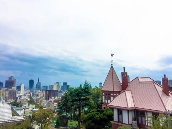 【神戸北野】タモリさんを案内した研究者と、和洋交じる異人館街へ～神戸はなぜ“ハイカラ”なのか？北野ホテルからシュウエケ邸、風見鶏の館まで～