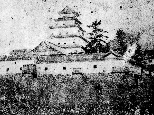 【丹波亀山城】激動の亀山城へ！本能寺の変、政府の弾圧事件、大本教の聖地まで～光秀が築いた鉄壁の軍事拠点、お祓い受けて本丸跡へ、薬研堀に降りてみよう～