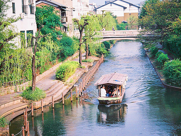 【伏見】研究者とめぐる水運のまち、伏見の賑わいは浜にあり！ ～豊臣・徳川が築いた京都の玄関口、大名が舌鼓を打った伏見駿河屋へ～