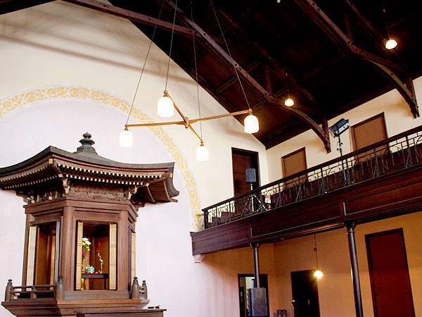 【本郷】都市史研究者といく文京カルチェラタン、求道会館の内部を拝見～武田五一・寺と教会の融合、文豪が通った明治の商家…建築＆坂道めぐり～