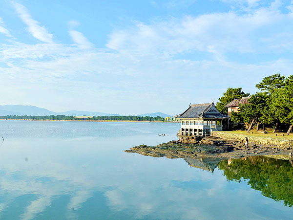 【和歌の浦】紀州徳川家の聖地！美しき港町、青石の岩窟、砂州が続く特殊地形～“和歌山”はここから始まった！水上楼閣、絢爛豪華な西の日光東照宮まで～