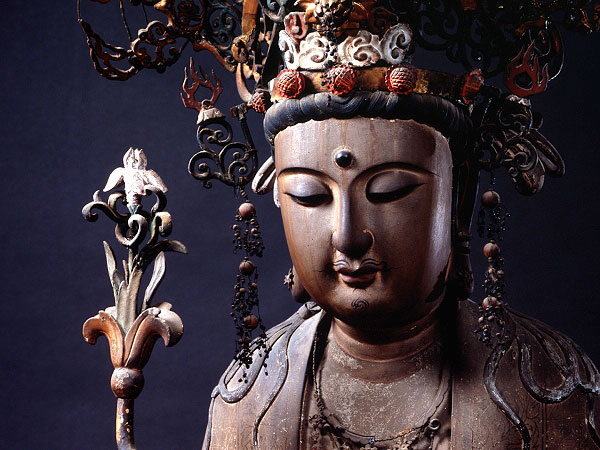 【泉涌寺】皇室の菩提寺・特別拝観！僧侶とめぐる“御寺”非公開の舎利殿＆霊明殿へ～運慶の三尊仏、皇族方の御休所、歴代天皇の御尊牌…龍の咆哮を特別体験～