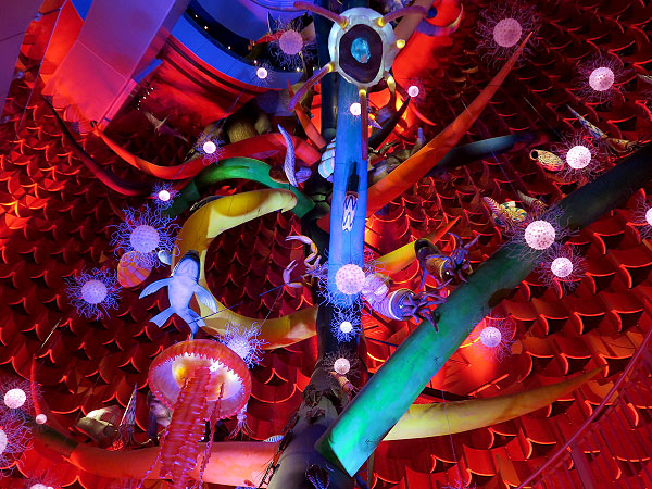 【万博公園】大阪万博・夢の跡！桜の万博公園めぐり、太陽の塔内部に潜入～春の森を空中散歩☆EXPO70パビリオン、生命の樹、第4の顔「地底の太陽」まで～