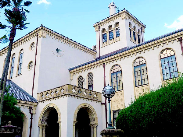 【京都大学】まるで近代建築の見本市！建築家とめぐる京大キャンパス～ロンドン薫る辰野式、武田五一のスパニッシュ、ゼツェッション時計台まで～